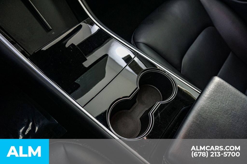 Used 2018  Tesla Long Range image 39