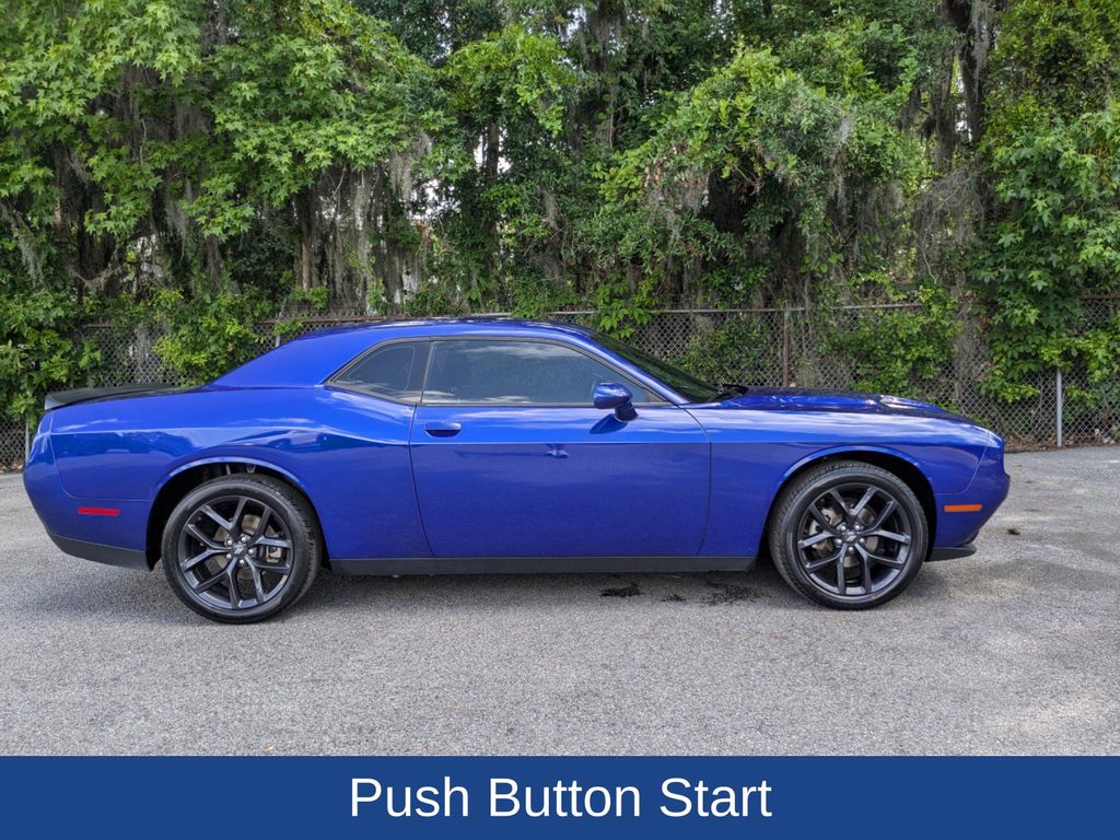 2022 Dodge Challenger SXT