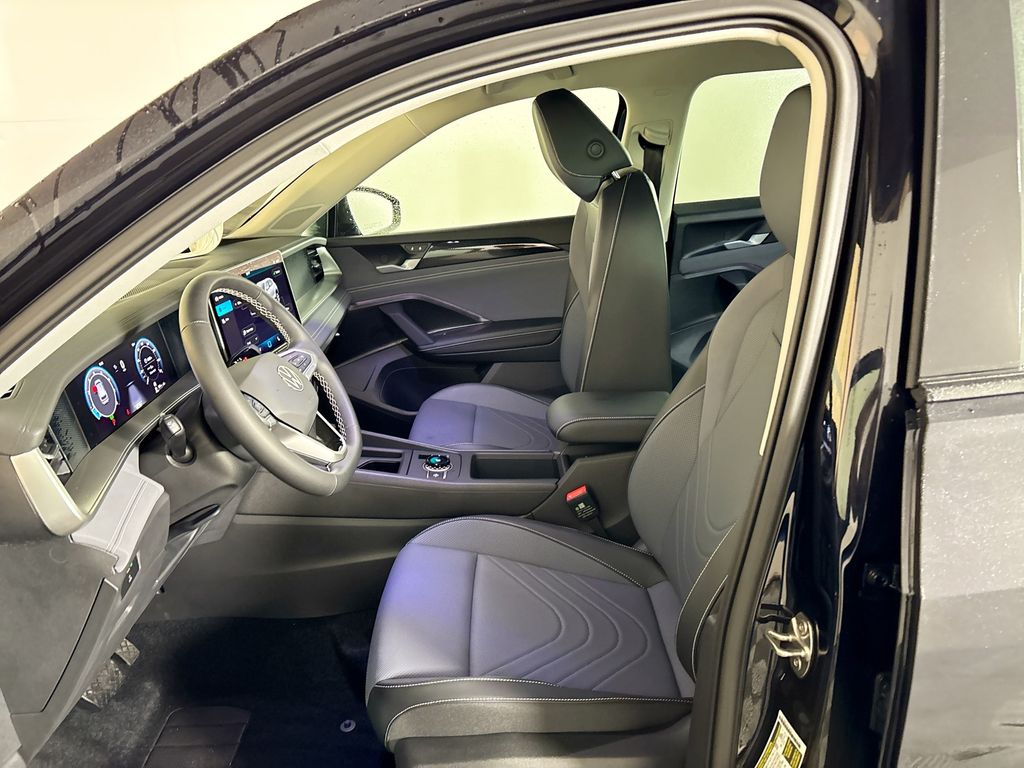 2025 Volkswagen Tiguan 2.0T SE