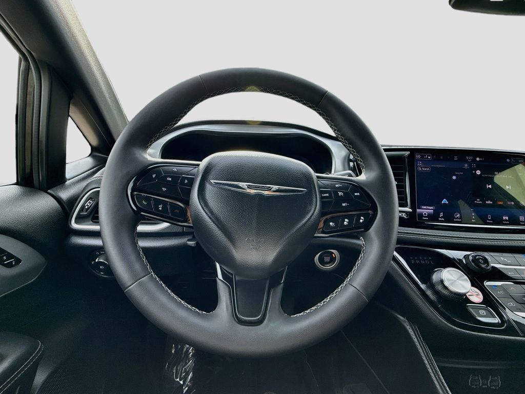 2025 Chrysler Pacifica Limited Black at Toyota of Victoria
