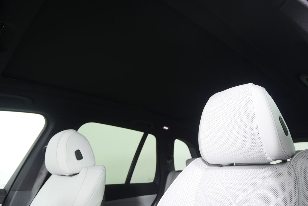 Thumbnail: 2026 BMW X5 - 11