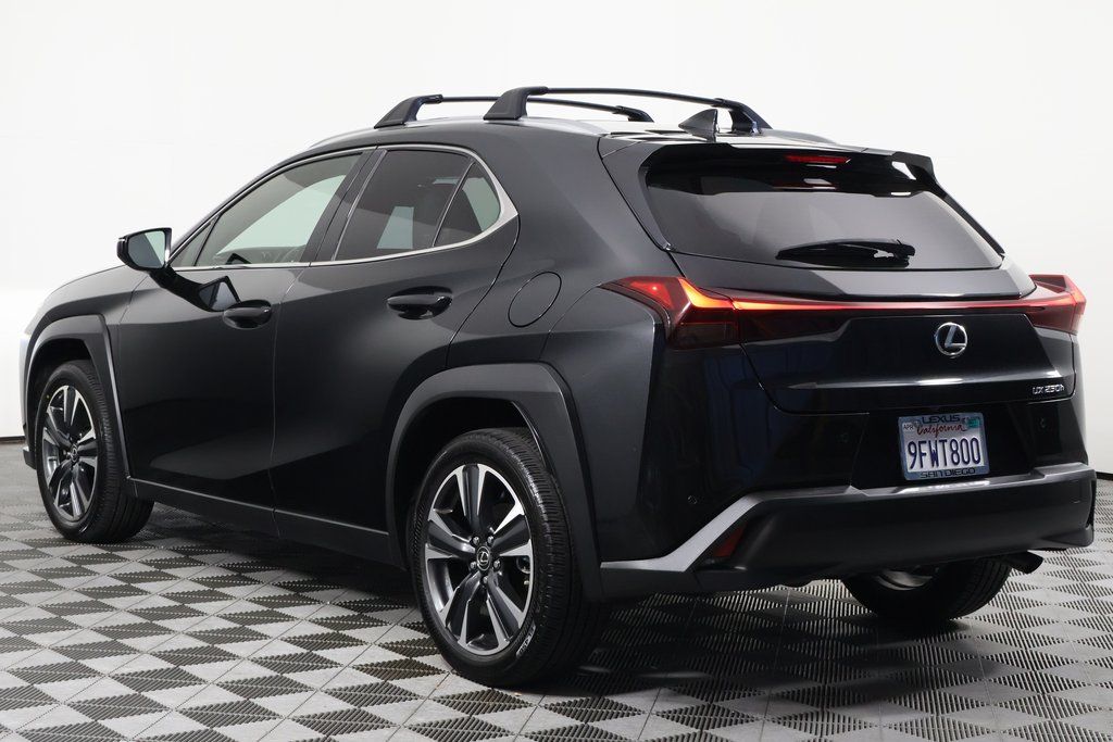 Thumbnail: 2023 Lexus UX - 6