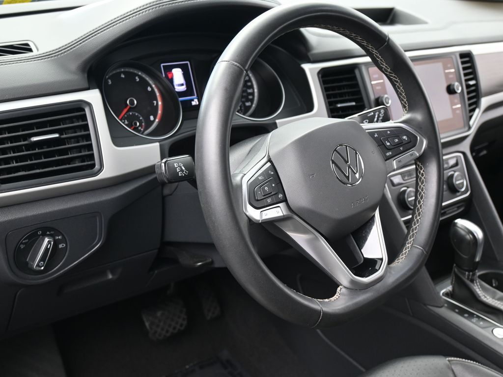 Used 2021 Gray Volkswagen 3.6L V6 SE w/Technology image 15