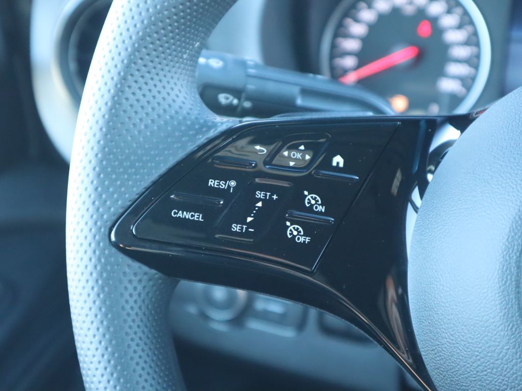 Thumbnail: 2025 Mercedes-Benz Sprinter - 13