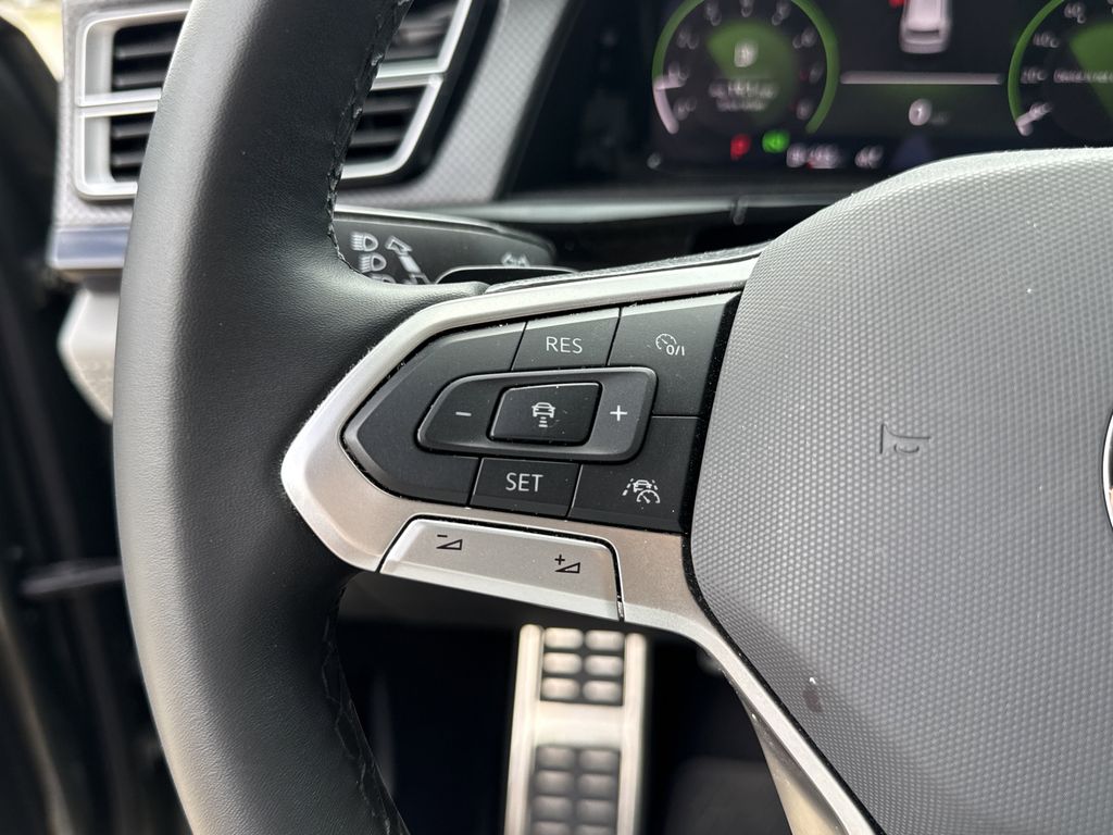 2024 Volkswagen Atlas 2.0T Peak Edition SE w/Technology Green at DeMontrond Ford