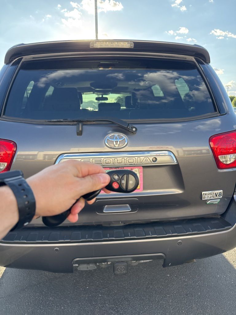 Thumbnail: 2014 Toyota Sequoia - 8