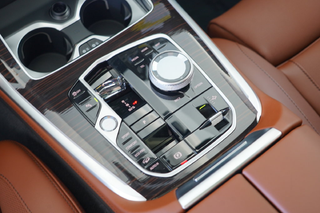 Thumbnail: 2027 BMW X7 - 30