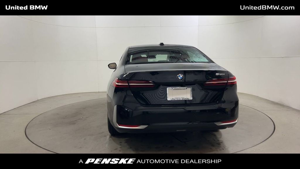 Thumbnail: 2025 BMW 5 Series - 7