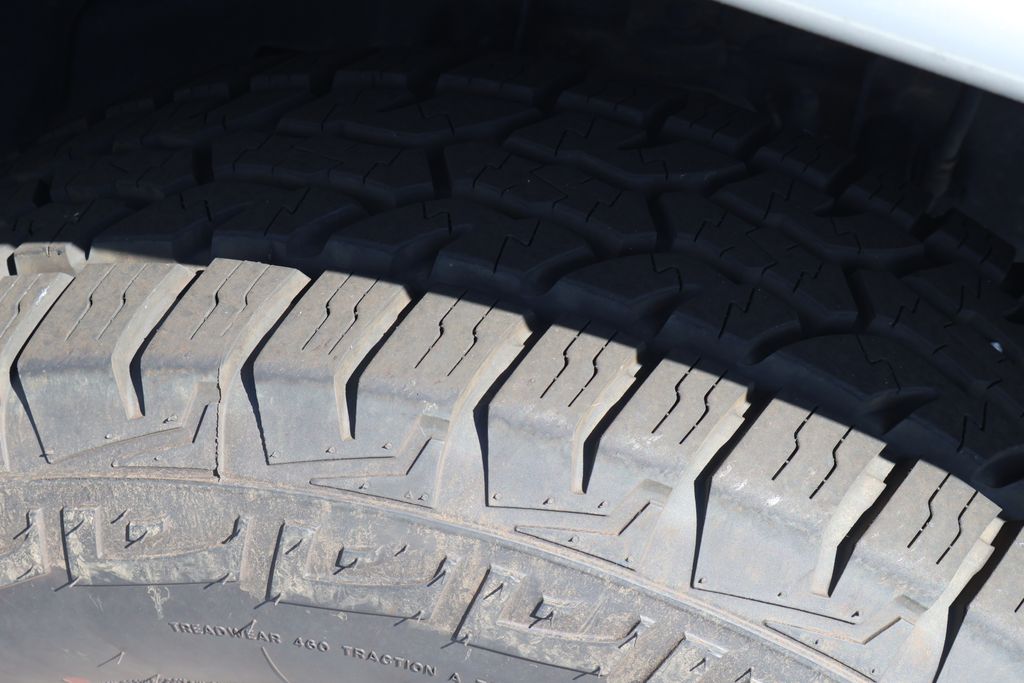 Thumbnail: 2002 Dodge Dakota - 6