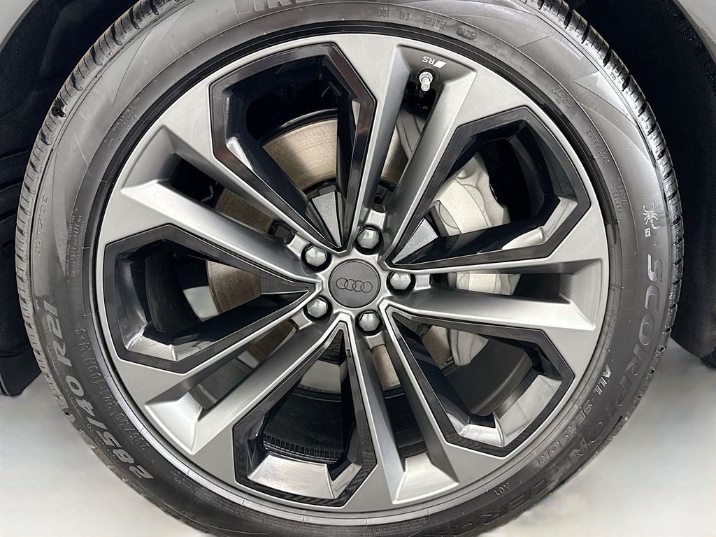 Thumbnail: 2026 Audi Q7 - 29