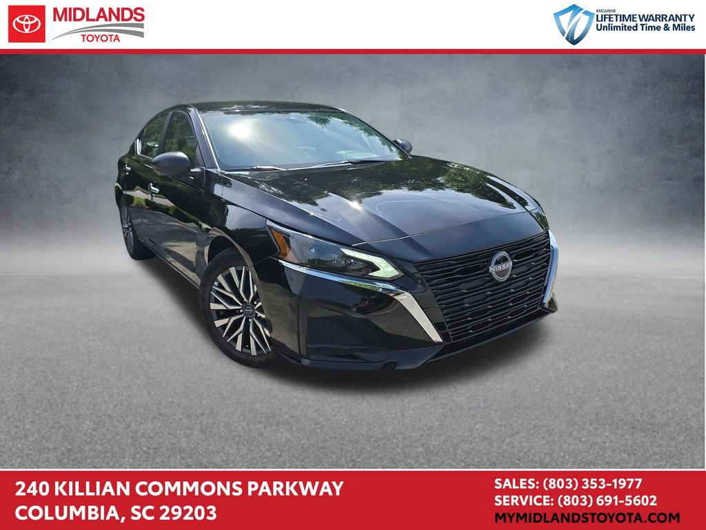 Super Black Clearcoat 2025 Nissan Altima Sedan Front-Wheel Drive Continuously Variable Transmission