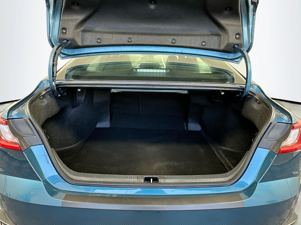 Thumbnail: 2025 Toyota Camry - 25