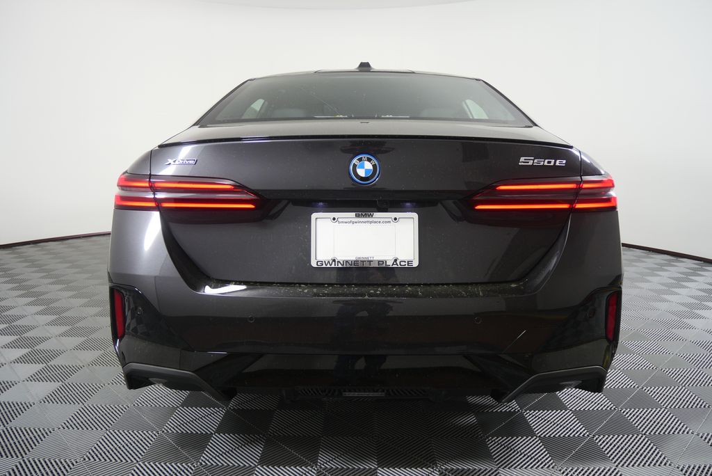 Thumbnail: 2026 BMW 5 Series - 4