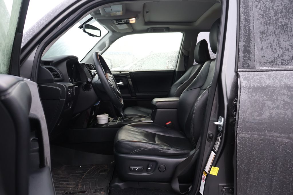 Thumbnail: 2019 Toyota 4Runner - 13