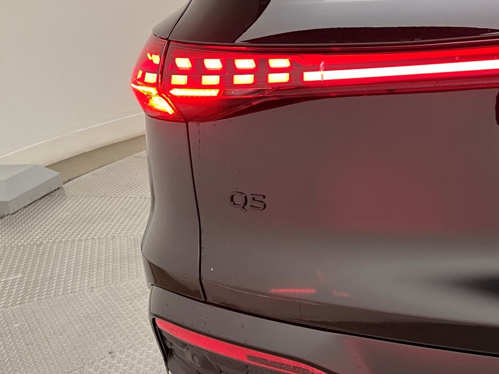 Thumbnail: 2025 Audi Q5 - 7
