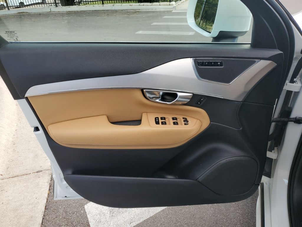 Used Car 2018 Volvo Xc90  T6 Momentum For Sale Under $20,000 In Austin, Texas