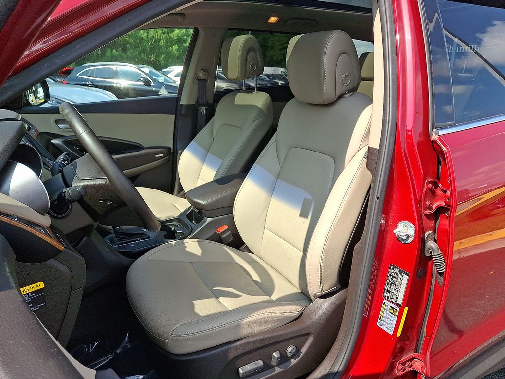 Thumbnail: 2013 Hyundai Santa Fe - 12