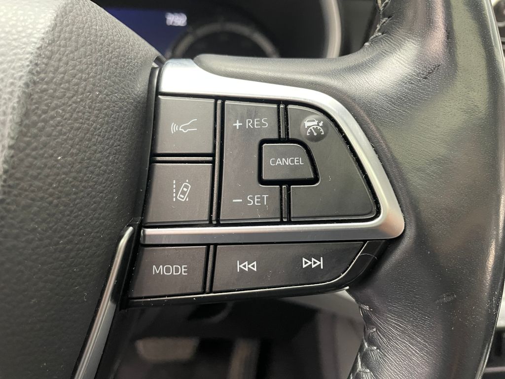 Thumbnail: 2021 Toyota Highlander - 31