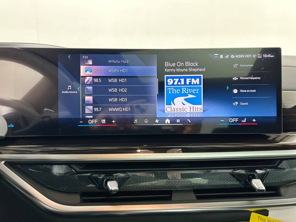 Thumbnail: 2026 BMW X7 - 16