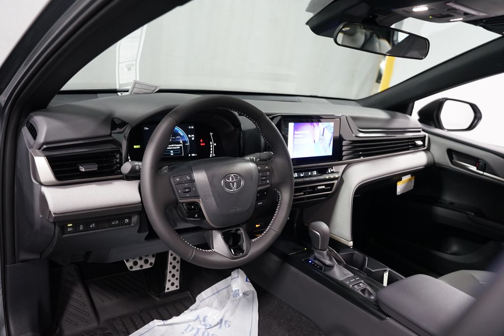 Thumbnail: 2025 Toyota Camry - 11