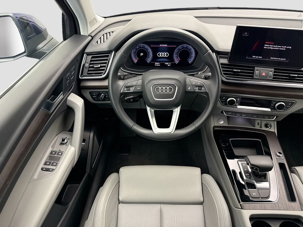 Thumbnail: 2025 Audi Q5 - 10