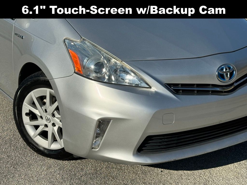 2013 Toyota Prius v Three 4