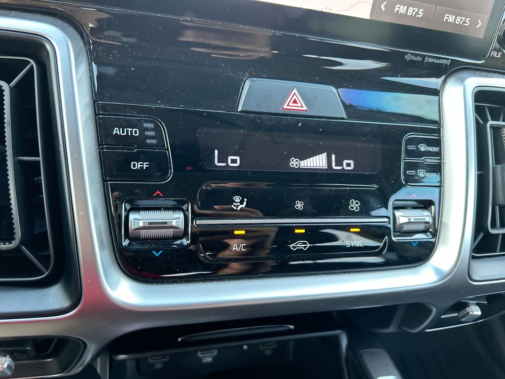 Thumbnail: 2022 Kia Sorento - 19
