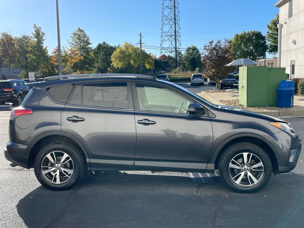 Thumbnail: 2017 Toyota RAV4 - 7