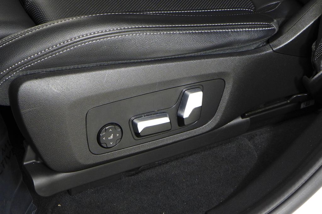 Thumbnail: 2022 BMW X4 - 23