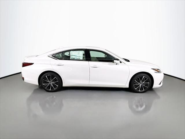 Thumbnail: 2025 Lexus ES - 4