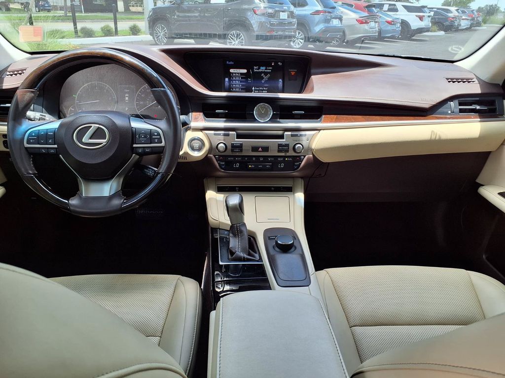Used 2017 Lexus ES Sedan