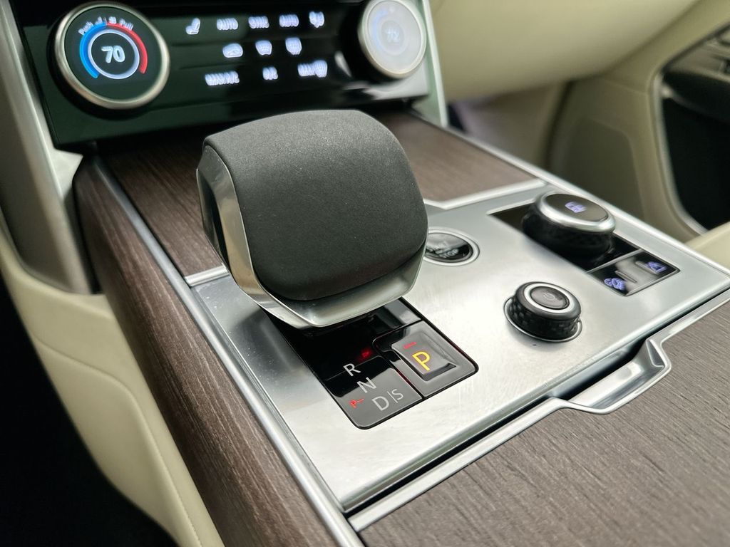 Thumbnail: 2023 Land Rover Range Rover - 20