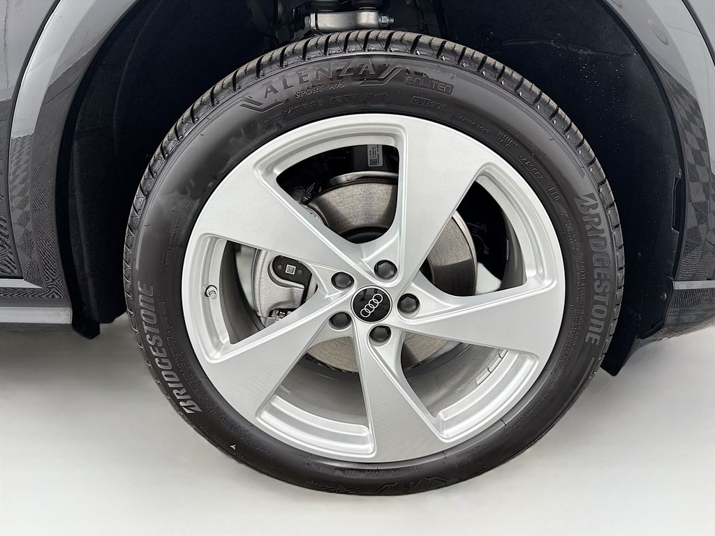 Thumbnail: 2025 Audi Q5 - 32