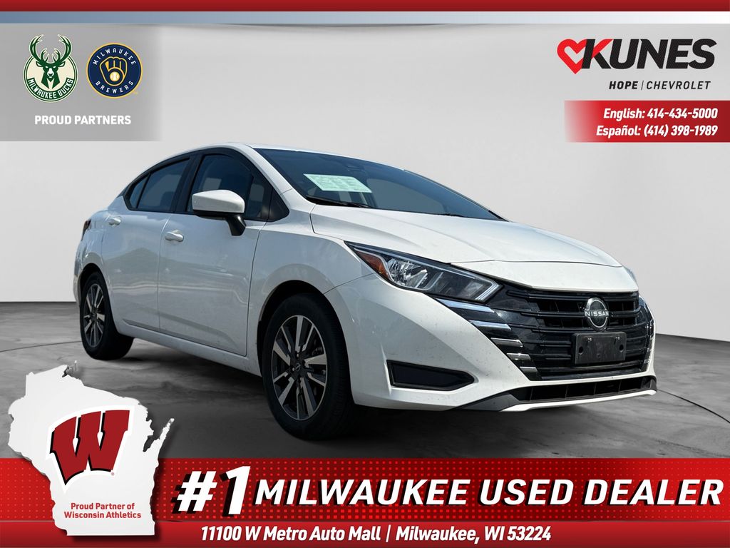 Aspen White Tricoat 2023 Nissan Versa Sedan Front-Wheel Drive Continuously Variable Transmission