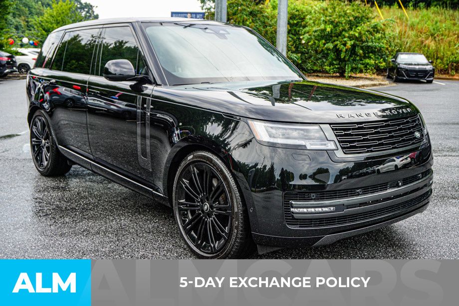 Used 2025 Black Land Rover SE image 3