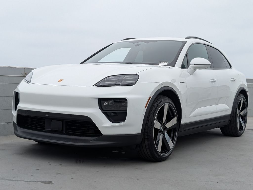 2025 Porsche Macan AWD
