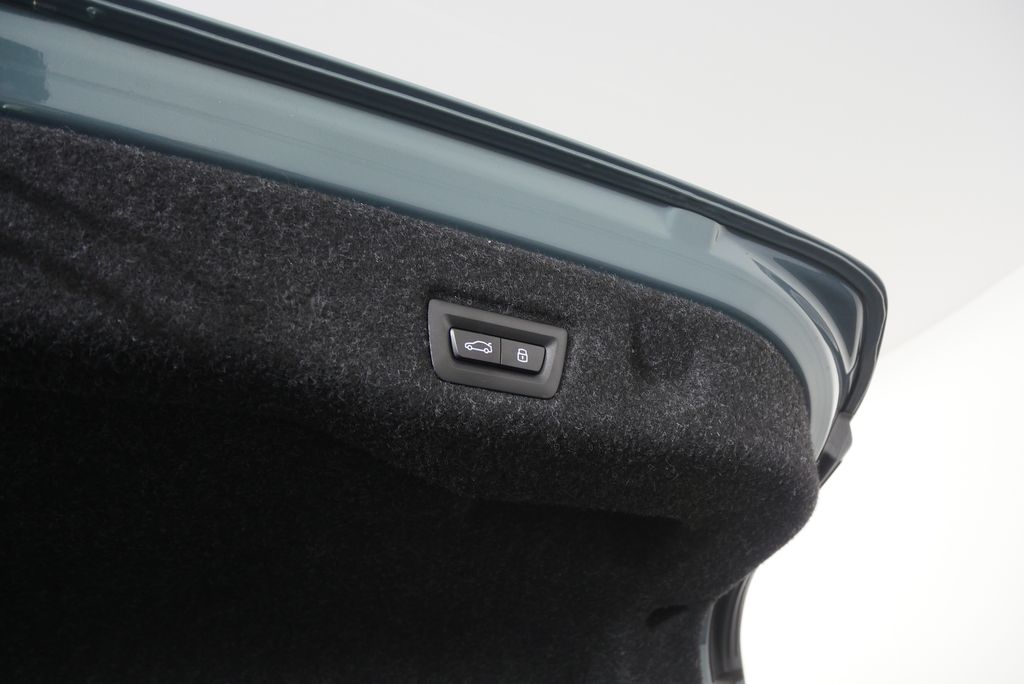 Thumbnail: 2025 BMW i5 - 18