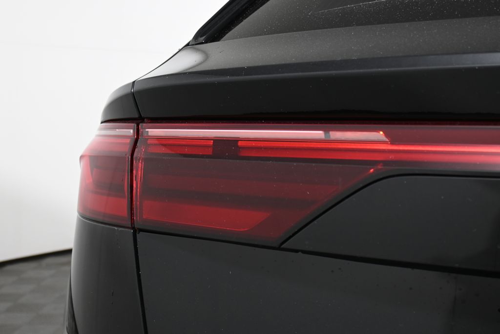 Thumbnail: 2026 Audi Q8 - 12