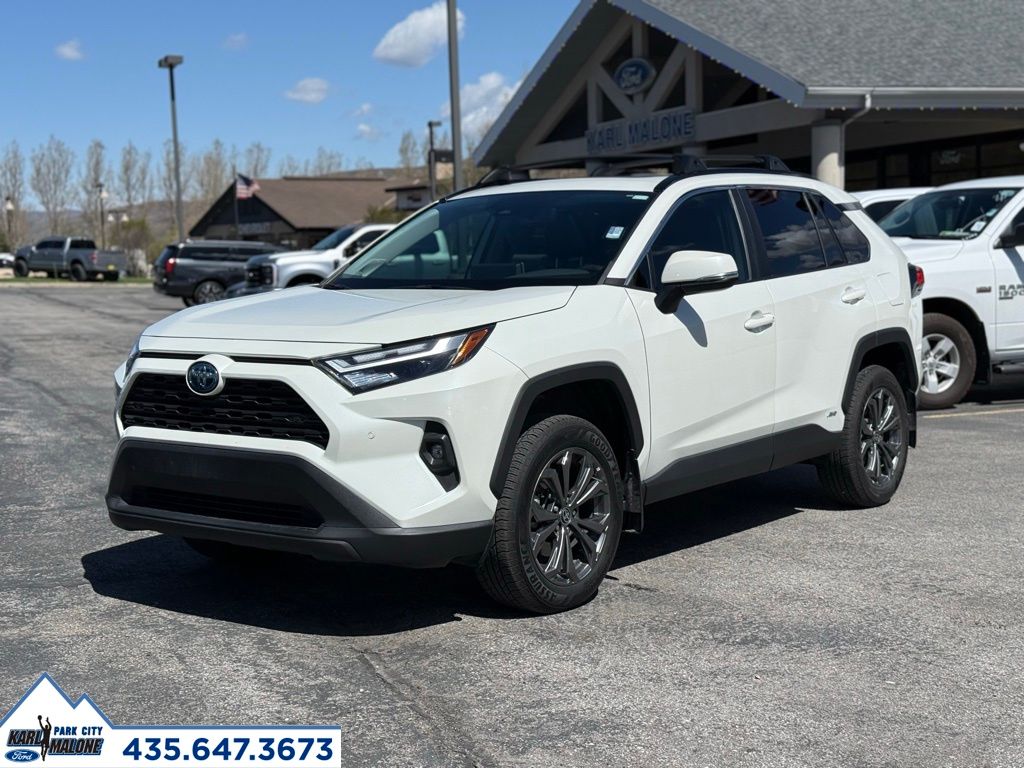 2022 Toyota RAV4 Hybrid XLE Premium AWD