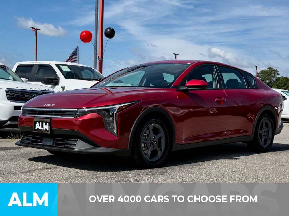 Used 2025 Red Kia LXS image 2