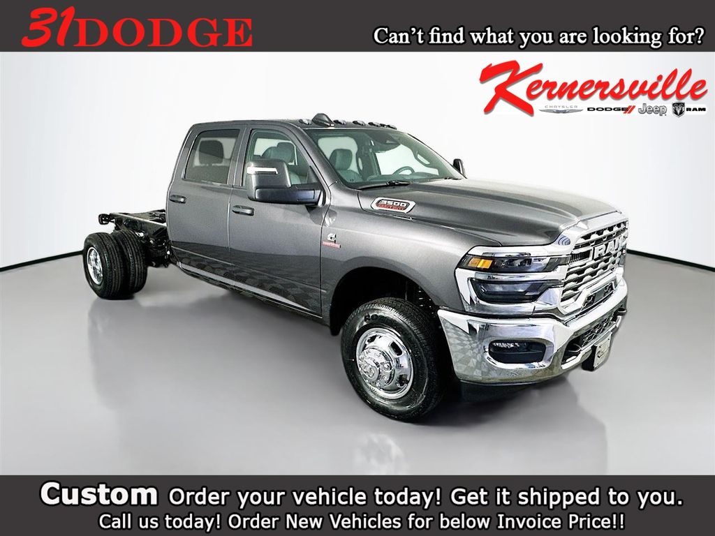2026 RAM 3500 Chassis Tradesman Crew Cab LB DRW RWD