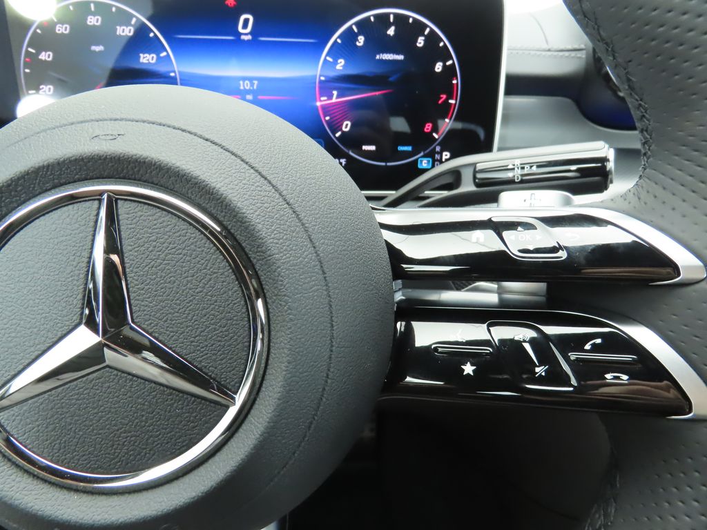 Thumbnail: 2025 Mercedes-Benz C-Class - 12