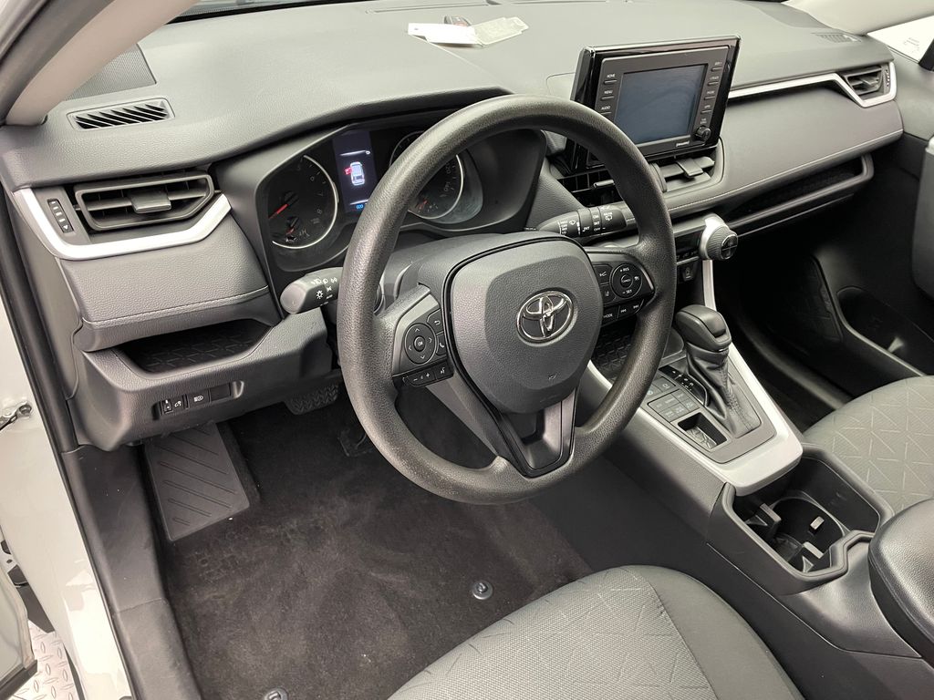 2022 Toyota RAV4 XLE 11