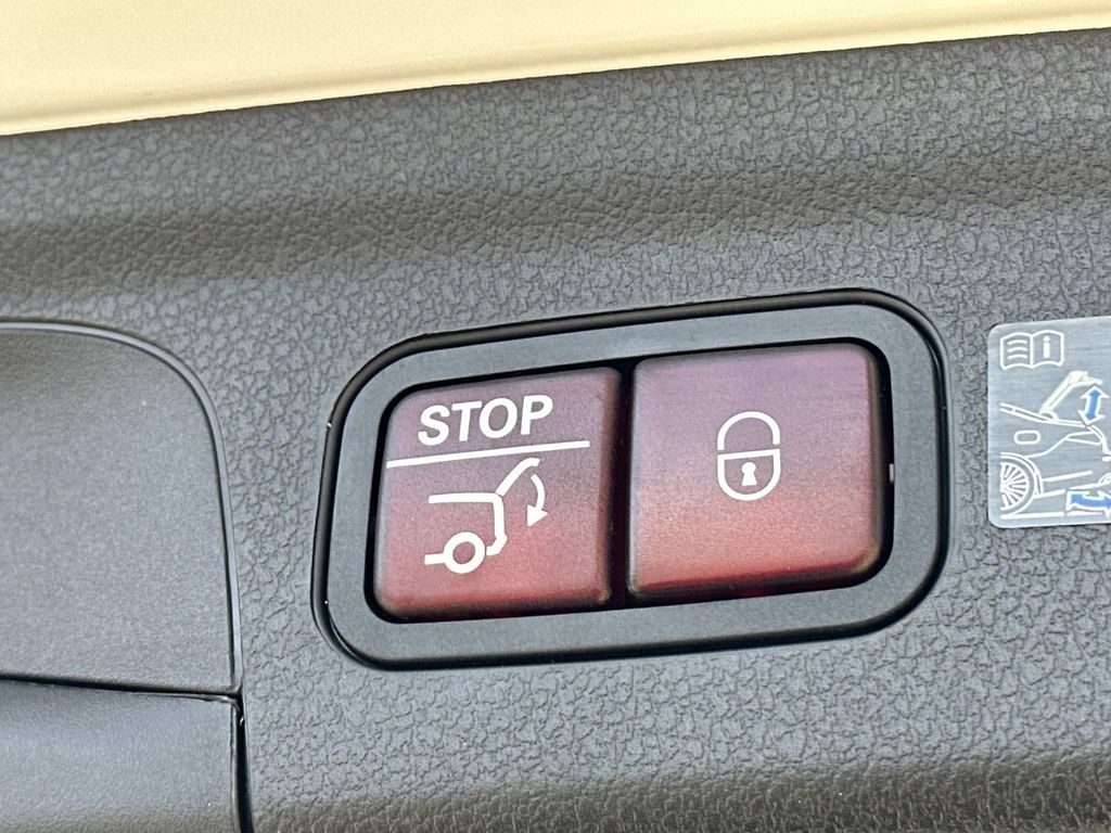 Thumbnail: 2025 Mercedes-Benz GLE - 25