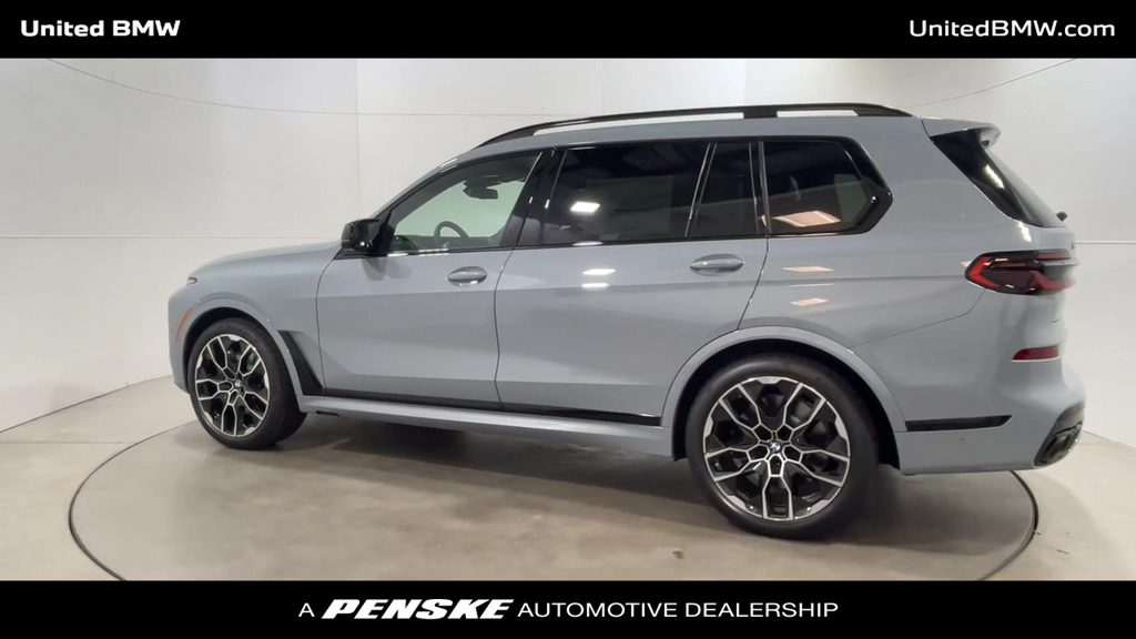 2025 BMW X7 M60i 6