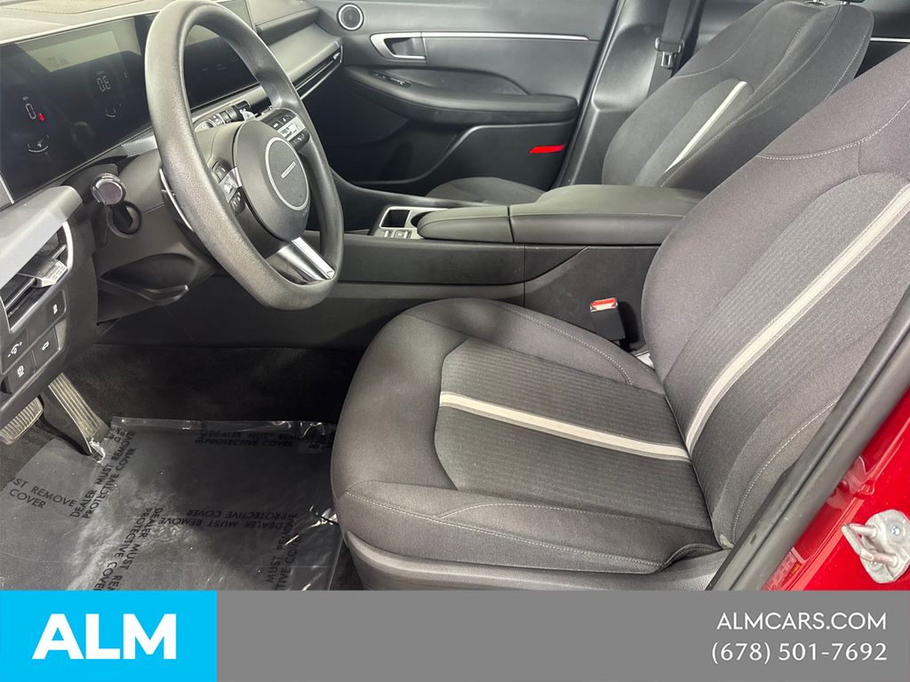 Used 2025 Red Hyundai SEL image 12