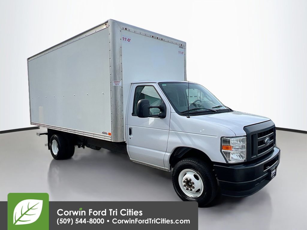 2024 Ford E-Series Chassis E-450 SD Cutaway 158 DRW RWD