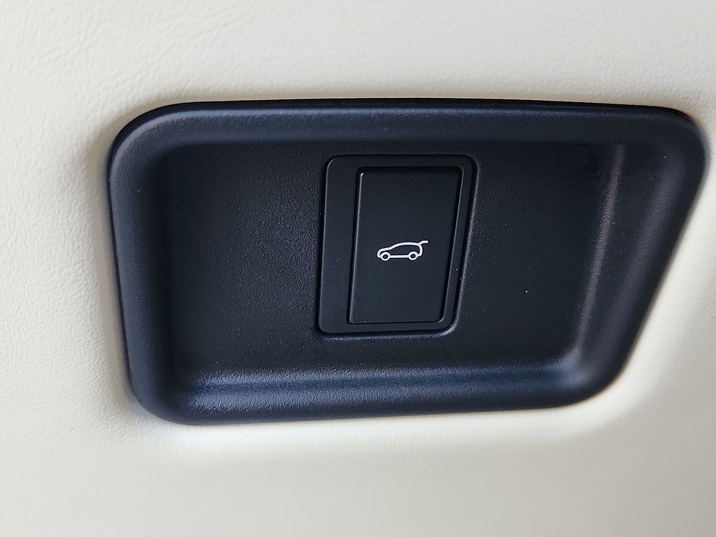 Thumbnail: 2024 Land Rover Range Rover - 27