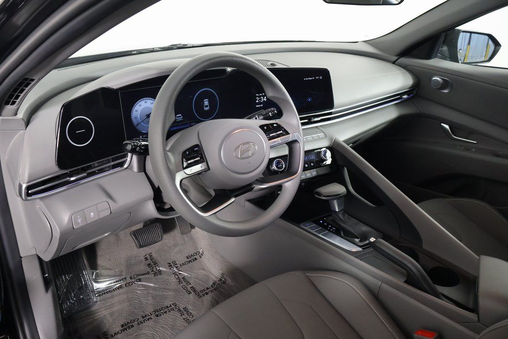 Thumbnail: 2024 Hyundai Elantra - 7