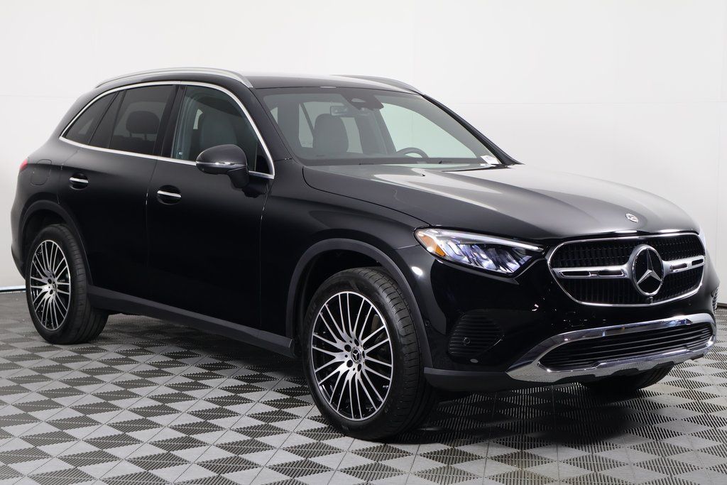 Thumbnail: 2025 Mercedes-Benz GLC - 3